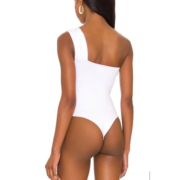 Superdown White One Shoulder Bodysuit Top SMALL Cut Out Revolve Jimena $58 NEW - Picture 4 of 9